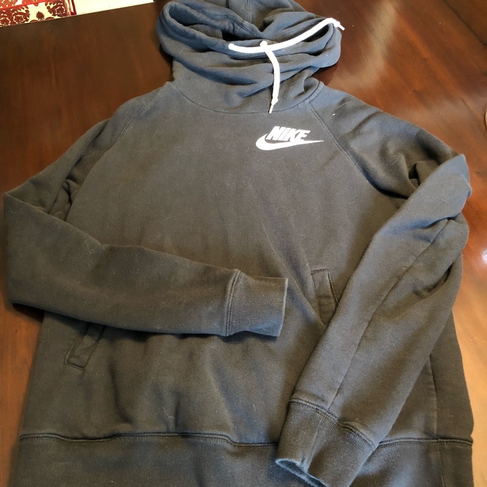 Women’s Nike sweatshirt